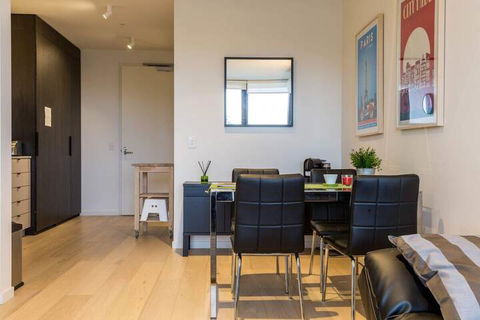 Modern 1 Bedroom In Tranquil Parklands - Southport Accommodation 6