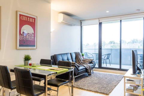 Modern 1 Bedroom In Tranquil Parklands - Southport Accommodation 5