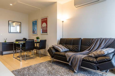 Modern 1 Bedroom In Tranquil Parklands - Southport Accommodation 3
