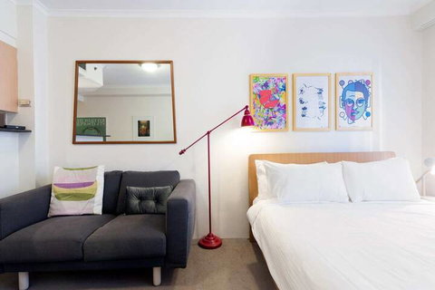 Amazing Studio With Pool In Central Sydney - Accommodation Southport 4