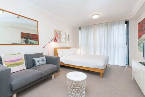 Amazing Studio With Pool In Central Sydney - Accommodation Southport 6
