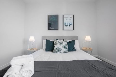 Simple And Cozy Apartment In Parkville - Southport Accommodation 4