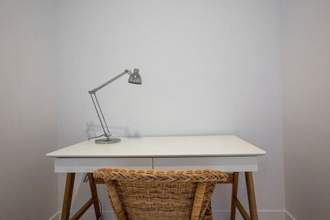 Simple And Cozy Apartment In Parkville - Southport Accommodation 5
