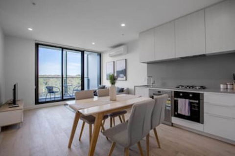 Simple And Cozy Apartment In Parkville - Southport Accommodation 0