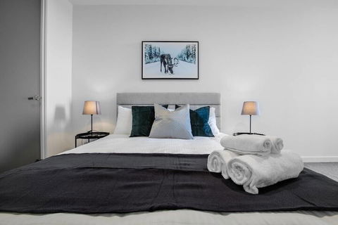 Simple And Cozy Apartment In Parkville - Southport Accommodation 7