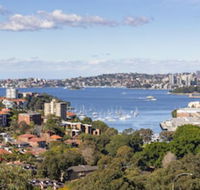 2 Bdrm North Sydney with harbour views - Southport Accommodation