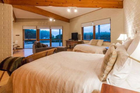 Yallingups Best Located Beach House - Southport Accommodation 7