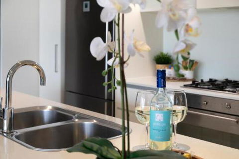 Amazing River View 3 Bedroom Apartment Brisbane CBD Netflix Fast Wifi Carpark - Southport Accommodation 4
