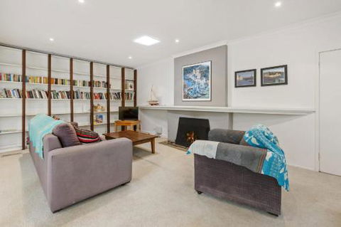 BIRDSONG MORNINGTON - Southport Accommodation 4