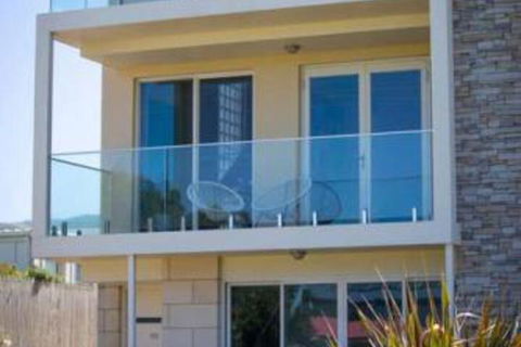 SEA NOOK Seconds From The Beach - Southport Accommodation 6