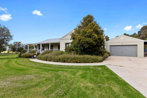 MERMAIDS On MARENGO Large Home With Wifi - Southport Accommodation 3