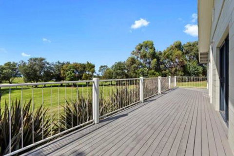 MERMAIDS On MARENGO Large Home With Wifi - Southport Accommodation 6