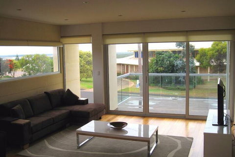 Alouarn Apartment 1 - Accommodation Southport 4