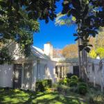 Wisteria Cottage On The Lagoon / Beach - Southport Accommodation 1