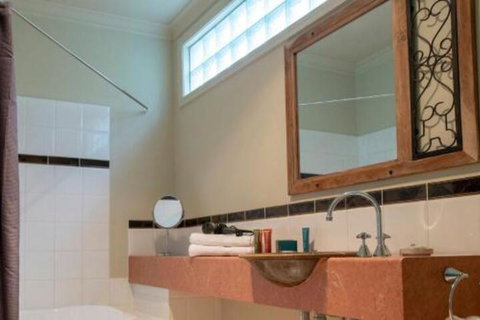 In The Valley - Accommodation Southport 4