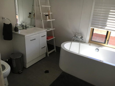 Tropical Farm Stay - Accommodation Southport 3