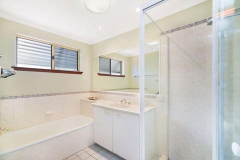 Vaai Moana - 5/10 Oriole Avenue - Southport Accommodation 4