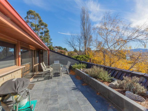 Ibis 19 McLure Circuit - Accommodation Southport 5