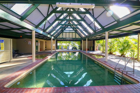 The Lakehouse In Raffetys Resort - Southport Accommodation 1
