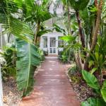 The Lakehouse In Raffetys Resort - Southport Accommodation 0