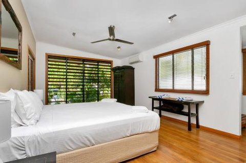 SANTORINIatPALM COVE - Accommodation Southport 6