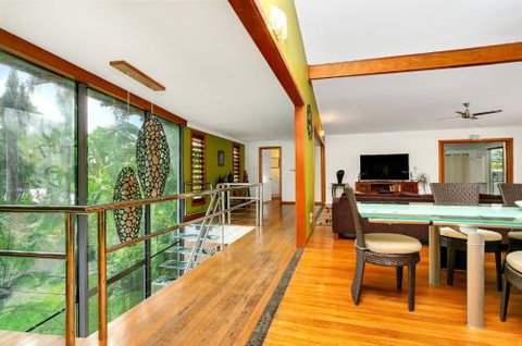 SANTORINIatPALM COVE - Accommodation Southport 2