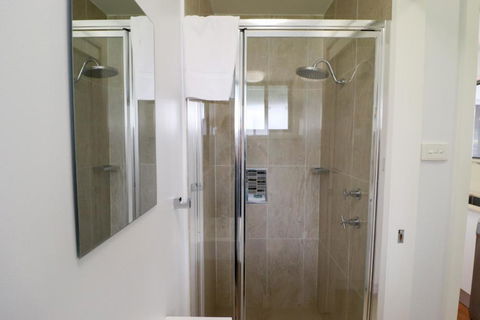 Bluewater Executive Villa In Raffertys Resort - Southport Accommodation 4