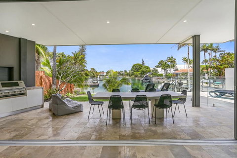 Go With The Flow Noosa Sound - Accommodation Southport 2