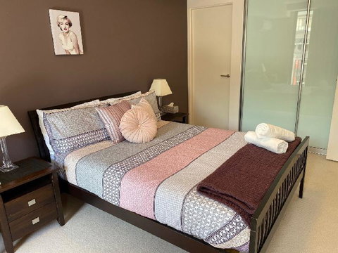 ARENA RESORT STYLE EXEC FREE NETFLIX WIFI WINE - Accommodation Southport 4