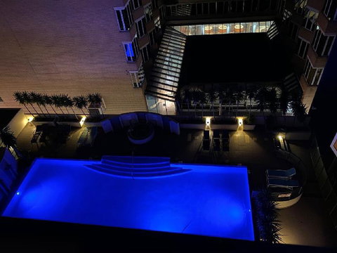 ARENA RESORT STYLE EXEC FREE NETFLIX WIFI WINE - Accommodation Southport 5