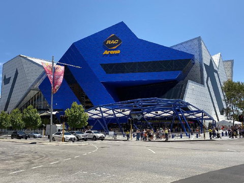 ARENA RESORT STYLE EXEC FREE NETFLIX WIFI WINE - Accommodation Southport 2