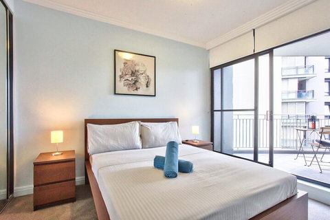 Apartment CBD Jones Bay - Accommodation Southport 3