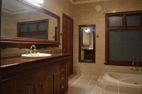 Gargoyle Lodge - Accommodation Southport 1