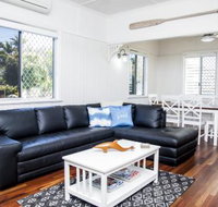 Urangan Harbour Cottage - Southport Accommodation