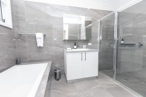 Wagga Apartments 2 - Southport Accommodation 4