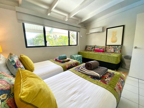 Absolute Beachfront - Accommodation Southport 6