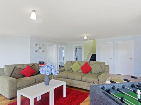 VALLEY VIEWS 10 Valley Heights Drive - Southport Accommodation 3