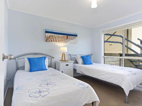 VALLEY VIEWS 10 Valley Heights Drive - Southport Accommodation 5