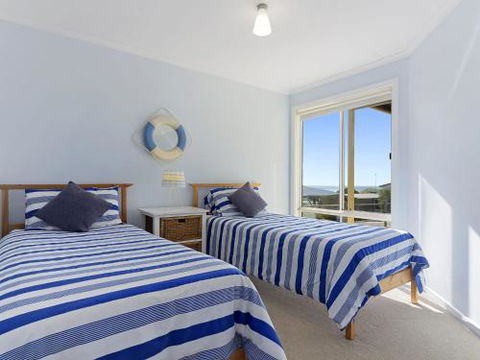 VALLEY VIEWS 10 Valley Heights Drive - Southport Accommodation 6