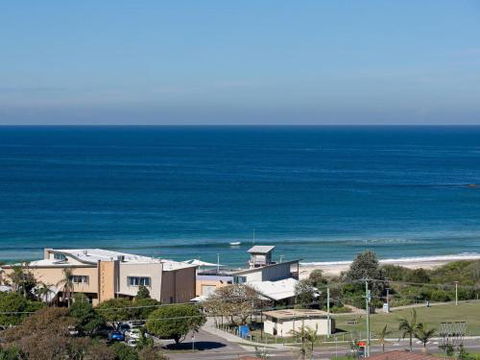 Venabu On Garuwa 20 Garuwa Street Spectacular House With Fabulous Views - Southport Accommodation 2