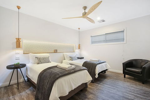 The Silver Bull All Abilities - Southport Accommodation 6