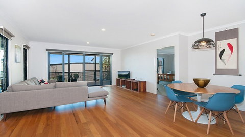 KKS At Lennox - Accommodation Southport 2