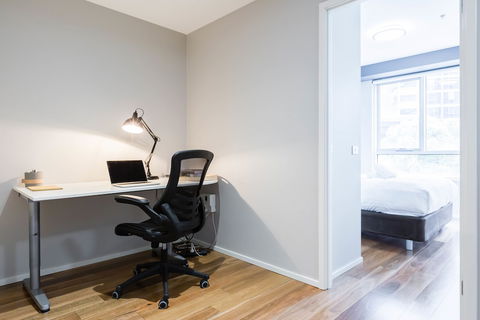 SANDRA, 1BDR Carlton Apartment - Southport Accommodation 4