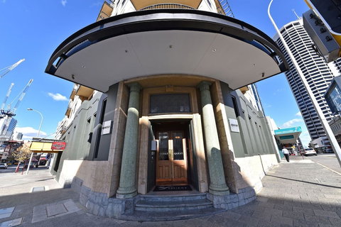 Inner Perth CBD 1X1 Apartment - Accommodation Southport 2
