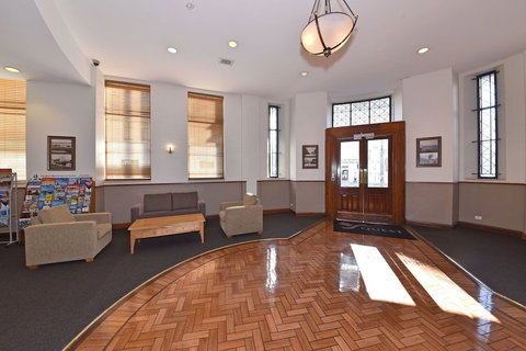 Inner Perth CBD 1X1 Apartment - Accommodation Southport 1