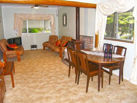 CHAP14C Chapman Cottage - Southport Accommodation 6
