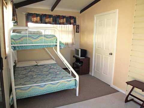 CHAP14C Chapman Cottage - Southport Accommodation 5