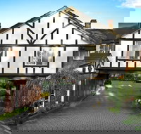 Elizabethan Lodge - Accommodation Southport