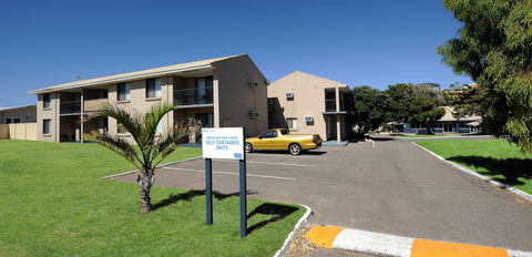 Abrolhos Reef Lodge - Southport Accommodation 2