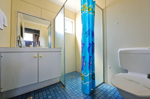 Abrolhos Reef Lodge - Southport Accommodation 5